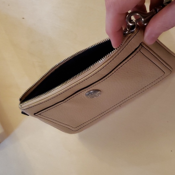 Coach wristlet - Picture 2 of 4
